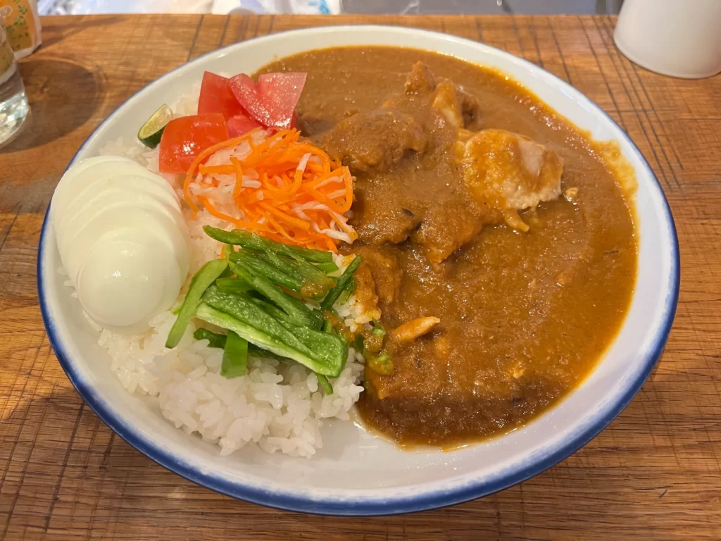 TOKYO SPICE ななCURRY 青山　チキンのカレー
