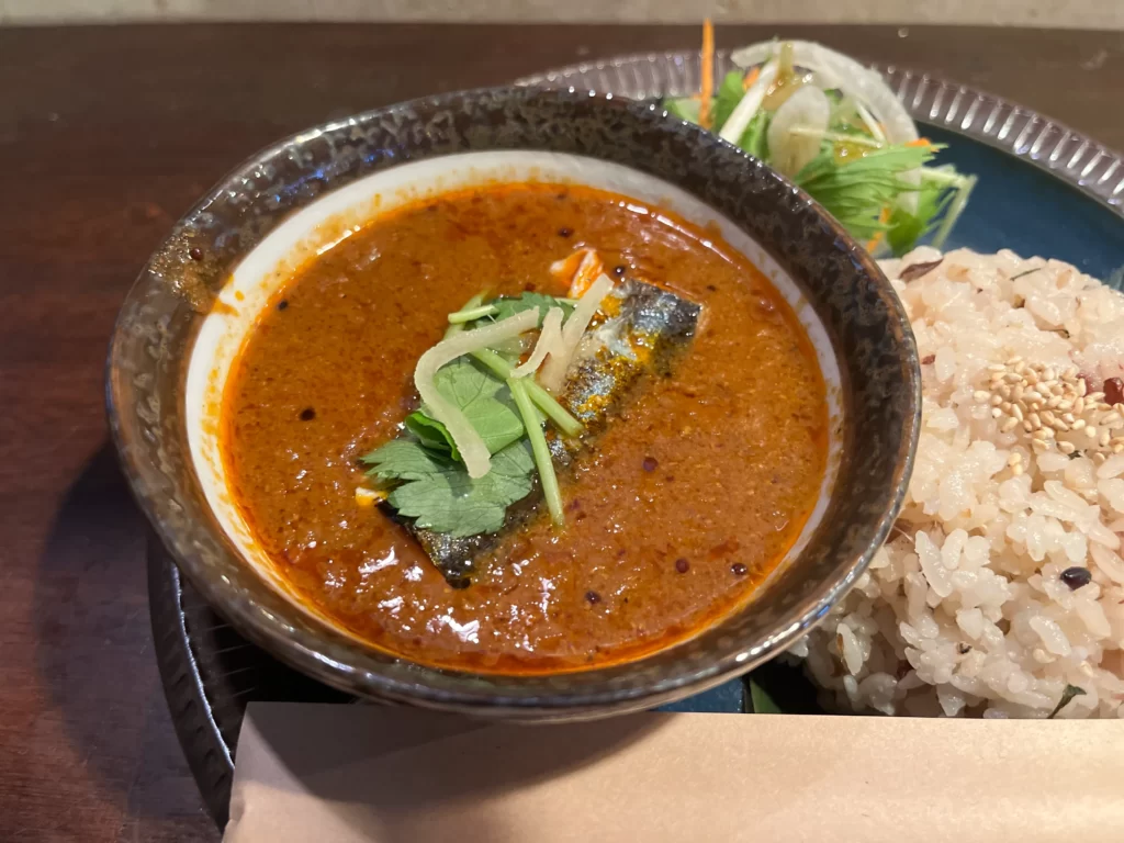 marusan&waccaの秋刀魚と梅肉のスパイスカレー＠下北沢